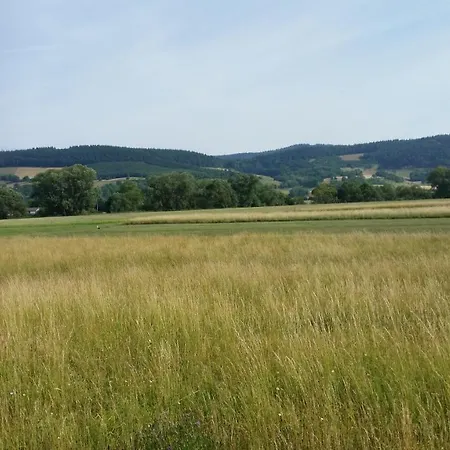 Gemuetlicher Wohnwagen In Der Natur *